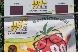 KARO VERLENGD SPONSOROVEREENKOMST S.V. WESTFRIEZEN MET EEN SCOREBORD