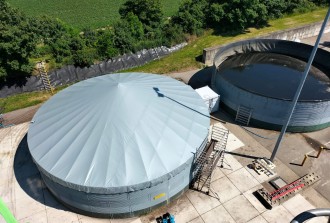 silo’s uitgevoerd met een dak bij HVC in Medemblik